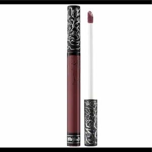 Crucifix Kat Von D lipstick